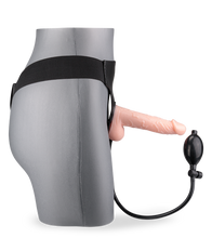 Laden Sie das Bild in den Galerie-Viewer, Aufblasbarer Strap-On-Dildo mit Pumpe