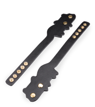 Laden Sie das Bild in den Galerie-Viewer, BDSM-Armbänder aus Kunstleder Katze