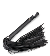 Laden Sie das Bild in den Galerie-Viewer, BDSM-Flogger Indy