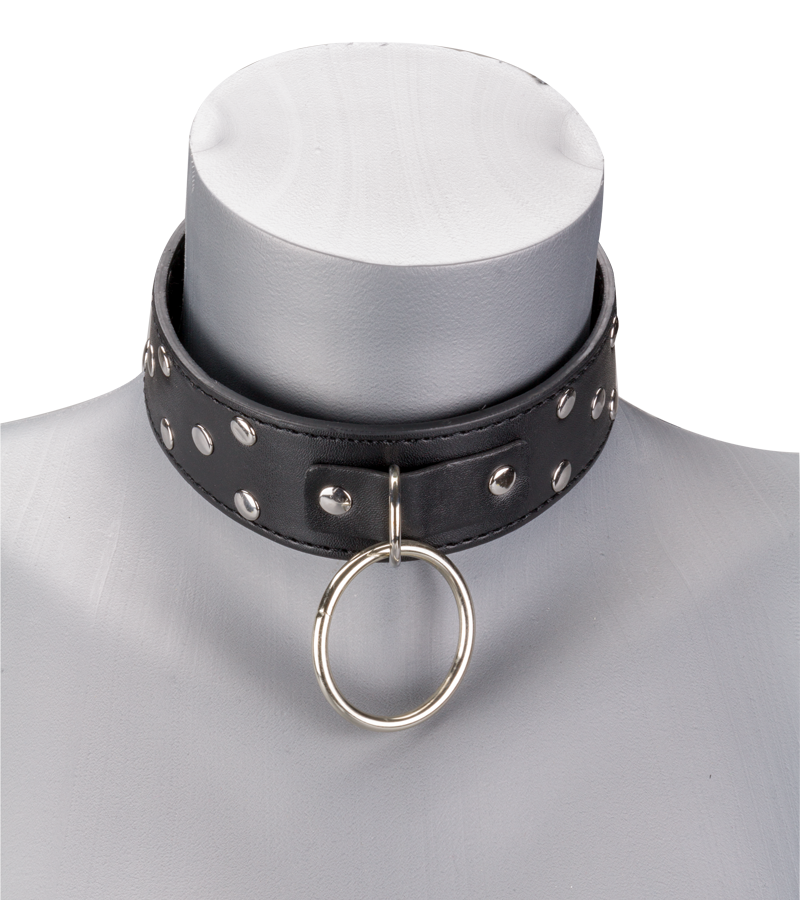BDSM-Halsband mit Flachnieten, O-Ring und Leine