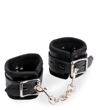 Laden Sie das Bild in den Galerie-Viewer, BDSM-Handfesseln aus Leder