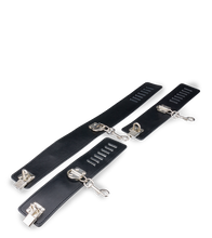 Laden Sie das Bild in den Galerie-Viewer, BDSM-Stange mit Halsband und Handfesseln