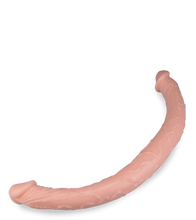 Laden Sie das Bild in den Galerie-Viewer, Biegsamer Riesen-Doppeldildo 44 cm