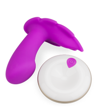 Laden Sie das Bild in den Galerie-Viewer, Ferngesteuerte Vibrating Panty aus Silikon