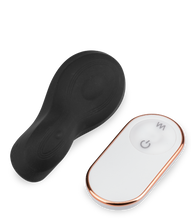 Laden Sie das Bild in den Galerie-Viewer, Ferngesteuerter Slip-Vibrator Mystery