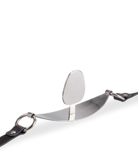 Laden Sie das Bild in den Galerie-Viewer, Flacher Mundknebel aus Metall und Kunstleder