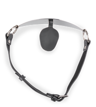 Laden Sie das Bild in den Galerie-Viewer, Flacher Mundknebel aus Metall und Kunstleder