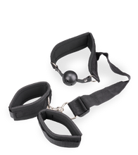 Laden Sie das Bild in den Galerie-Viewer, Gagball mit Handfesseln