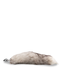 Laden Sie das Bild in den Galerie-Viewer, Grau-weißer Fuchsschwanz-Buttplug mit echtem Fell