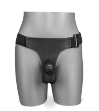 Laden Sie das Bild in den Galerie-Viewer, Großer Strapon-Dildo mit O-Ring