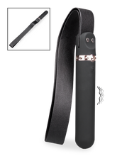 Laden Sie das Bild in den Galerie-Viewer, Gürtel-Flogger mit vibrierendem Griff