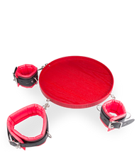 Laden Sie das Bild in den Galerie-Viewer, Hals- und Handfesseln mit Tablett für Sub