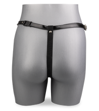 Laden Sie das Bild in den Galerie-Viewer, Hohler Naturdildo zum Umschnallen