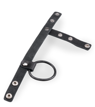 Laden Sie das Bild in den Galerie-Viewer, Leder-Penisring mit Druckknopf