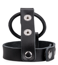 Laden Sie das Bild in den Galerie-Viewer, Leder-Penisring mit Druckknopf