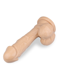 Laden Sie das Bild in den Galerie-Viewer, Naturdildo mit Saugnapf 19 cm