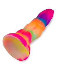 Laden Sie das Bild in den Galerie-Viewer, Phosphoreszierender Fantasy-Dildo mit Saugnapf Chimäre