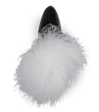 Laden Sie das Bild in den Galerie-Viewer, Rosebud mit Puschelschwanz