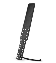 Laden Sie das Bild in den Galerie-Viewer, Schwarzes Kunstleder-Paddle mit Nieten 38 cm