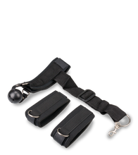 Laden Sie das Bild in den Galerie-Viewer, Set aus Ballknebel und Handfesseln