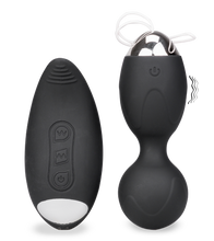 Laden Sie das Bild in den Galerie-Viewer, Vibrierende Liebeskugeln mit Klitorisstimulator als Fernbedienung