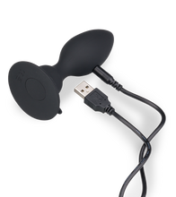 Laden Sie das Bild in den Galerie-Viewer, Vibrierender Analplug mit Saugfuß